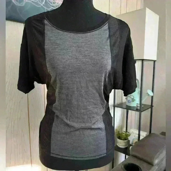 Northface Flashdry Workout Tops - Picture 1 of 7